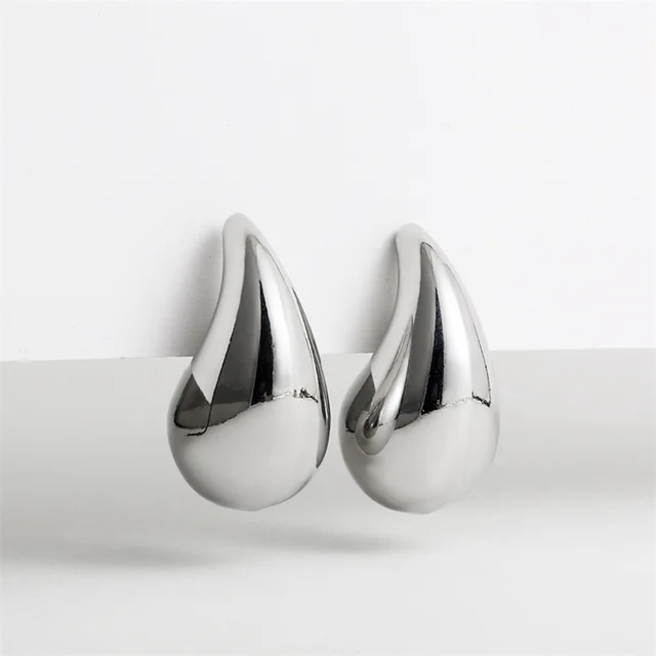 Petites Boucles d'Oreilles Pendantes