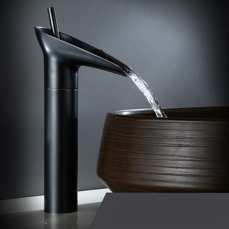 Robinet cascade en laiton antique – Élégance intemporelle pour votre salle de bain