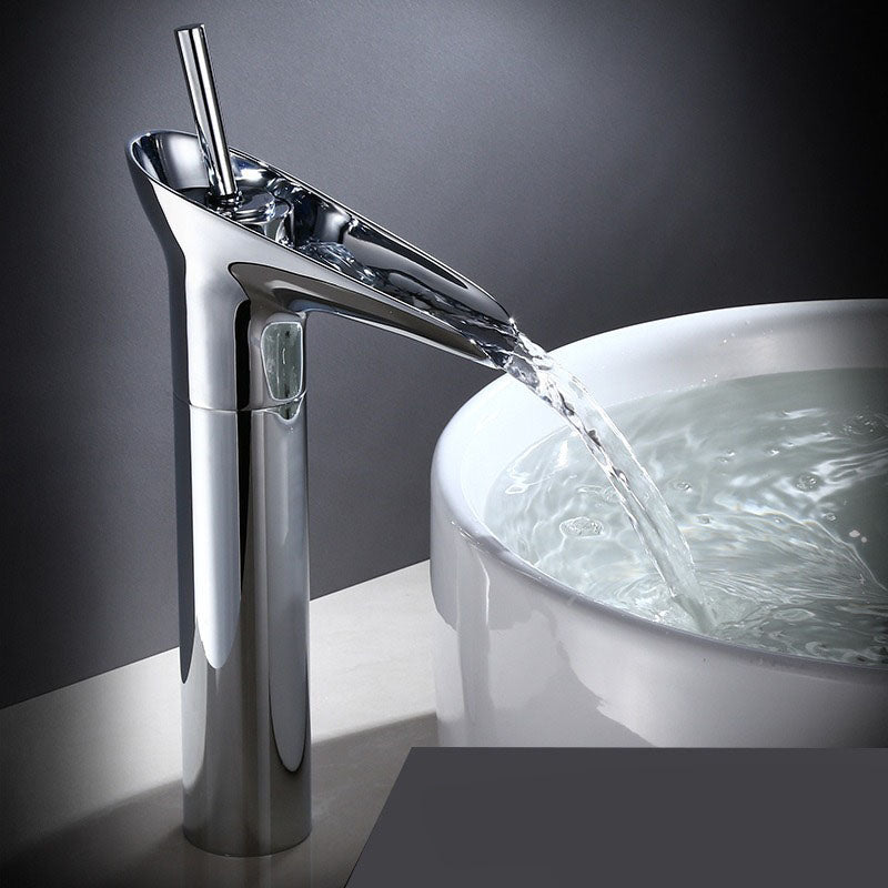 Robinet cascade en laiton antique – Élégance intemporelle pour votre salle de bain