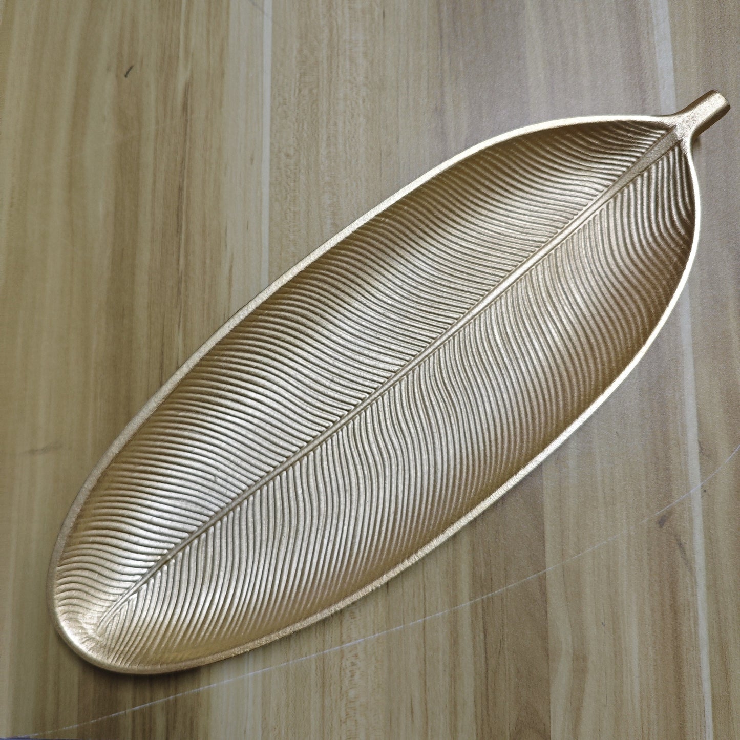 Plateau en bois antique en forme de feuille – Organisateur décoratif élégant