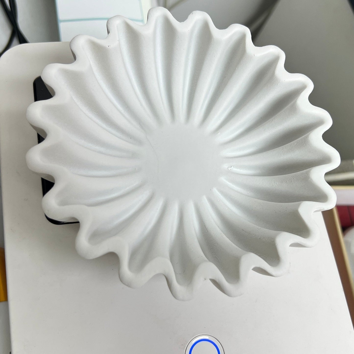 Bol ÉléganceBowl en résine – Bol décoratif de table au style classique avec design à rainures