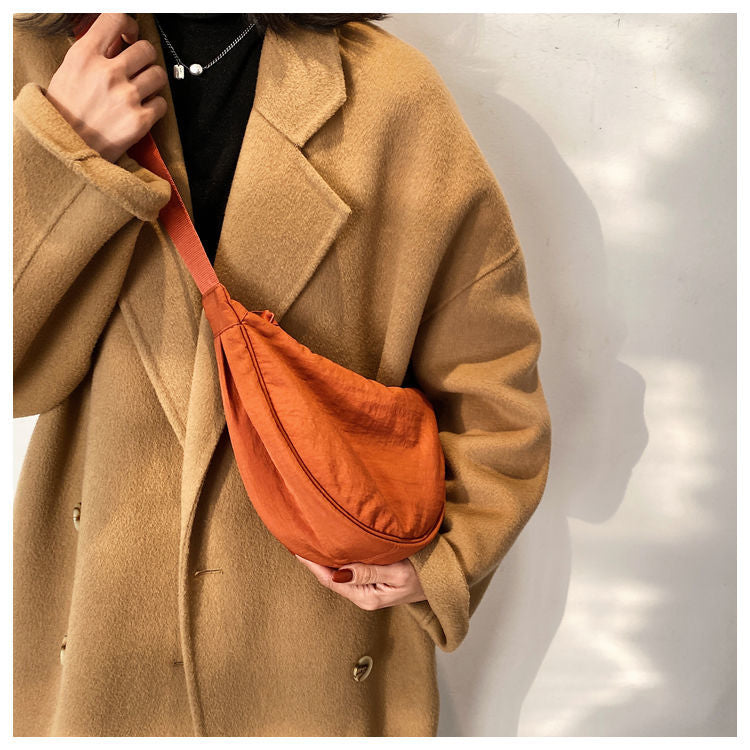 Yola | Sac en forme de demi-lune