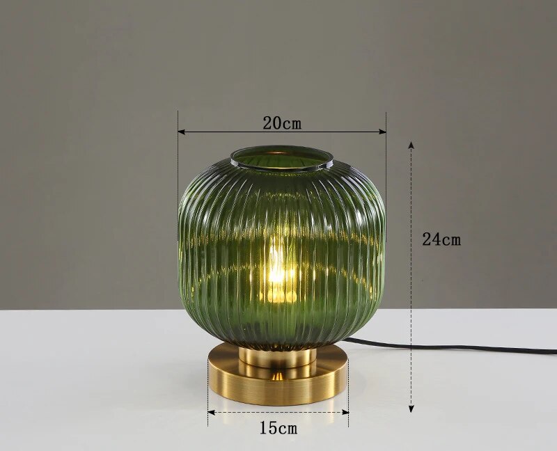 Lampe de table Isa en cristal - Lampe en verre au design scandinave, décoration intérieure moderne et élégante