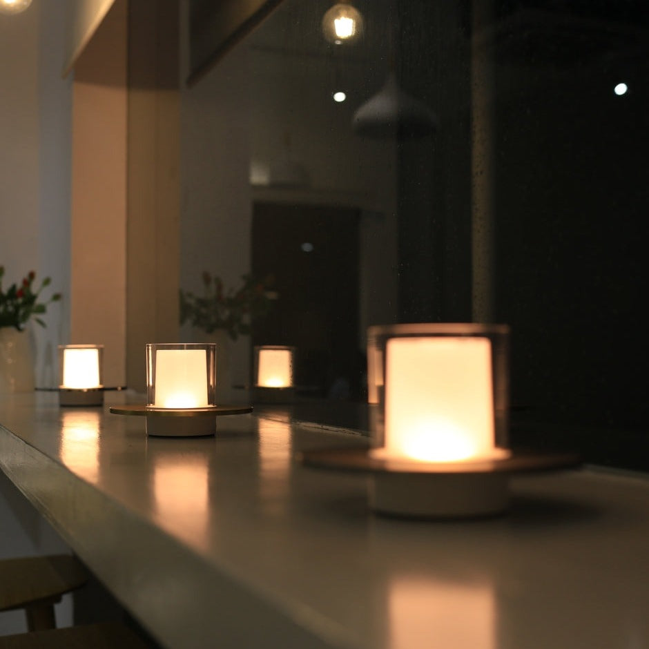 Lampe LED Lumière de Camille Dubois – Éclairage portable luxueux avec contrôle gestuel et batterie rechargeable