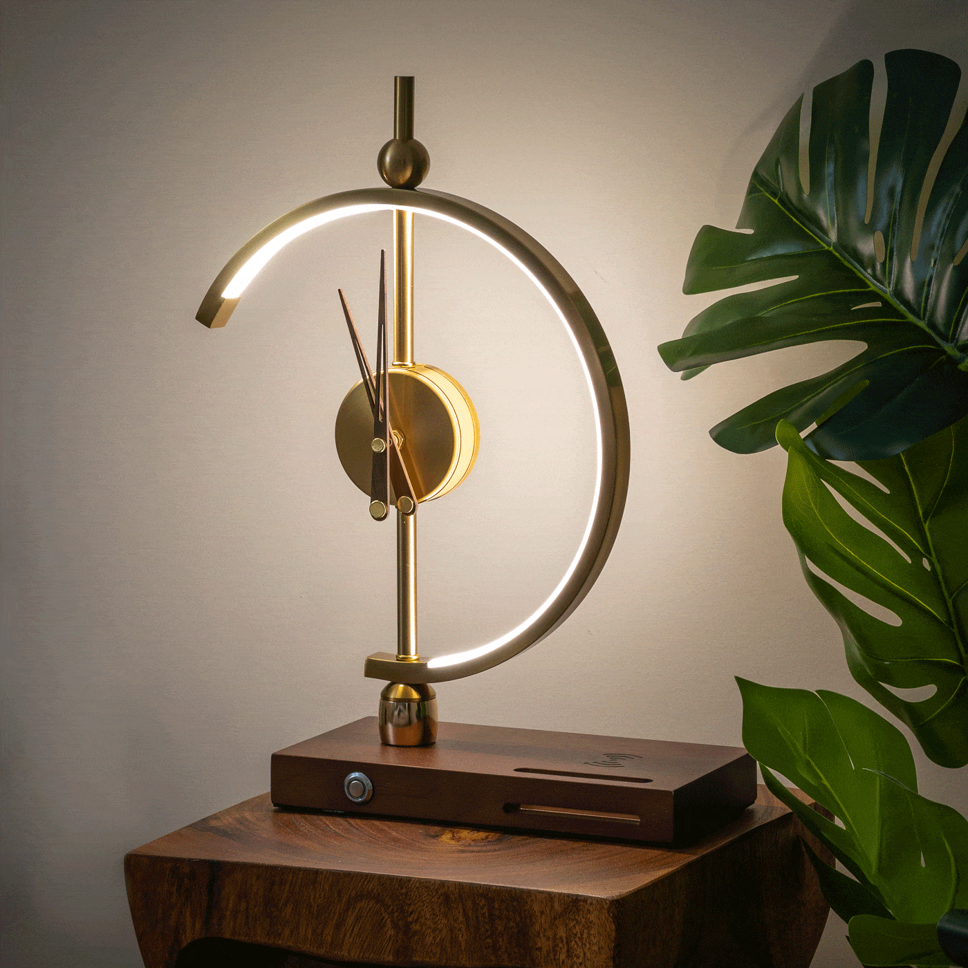 Lampe-réveil Luna Luxe avec chargeur sans fil – Lampe LED moderne avec luminosité réglable, fonction de charge Qi, pour la maison et le bureau