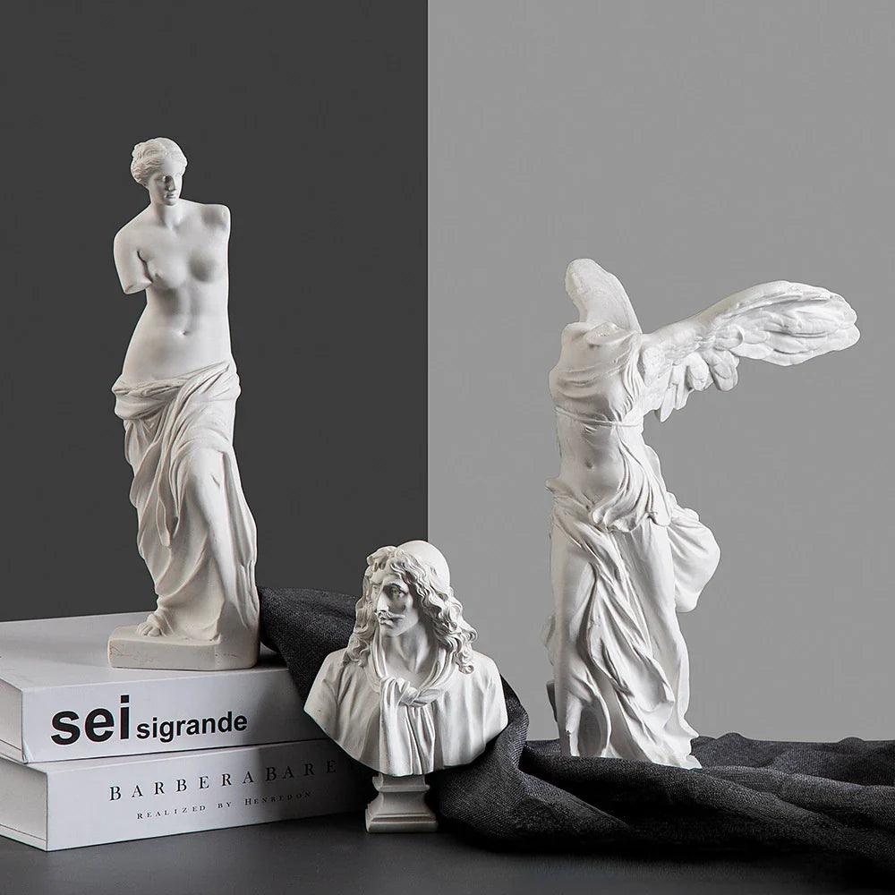 Statue de la Déesse de la Victoire – Figure élégante de la mythologie grecque en résine de haute qualité pour votre décoration