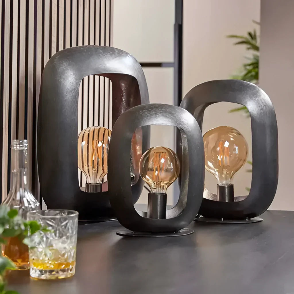 Lampe de table en métal de style vintage avec finition en nickel noir élégant – disponible en petit, moyen et grand