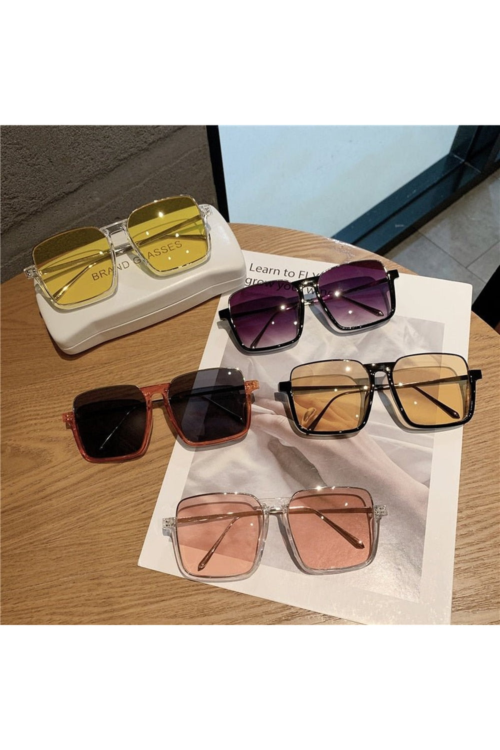 Lunettes de soleil carrées en métal Baddie