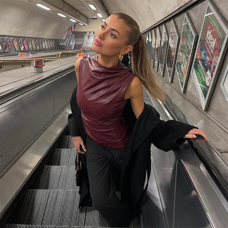 Top dame avec une épaule en cuir