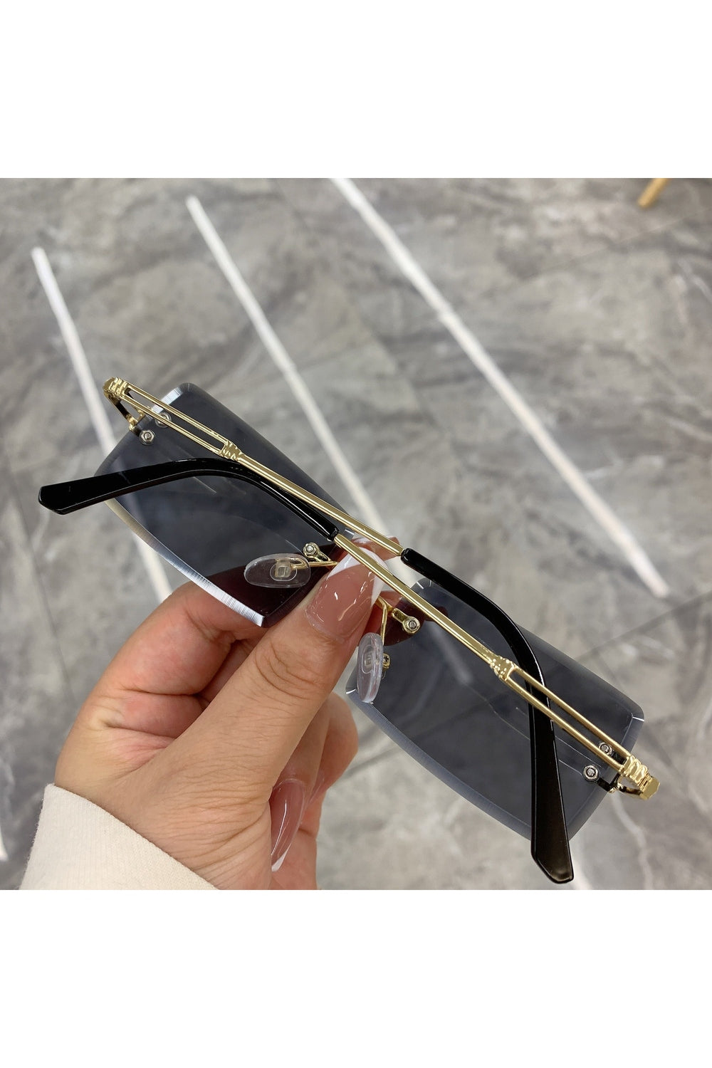 Lunettes de soleil rectangulaires sans monture
