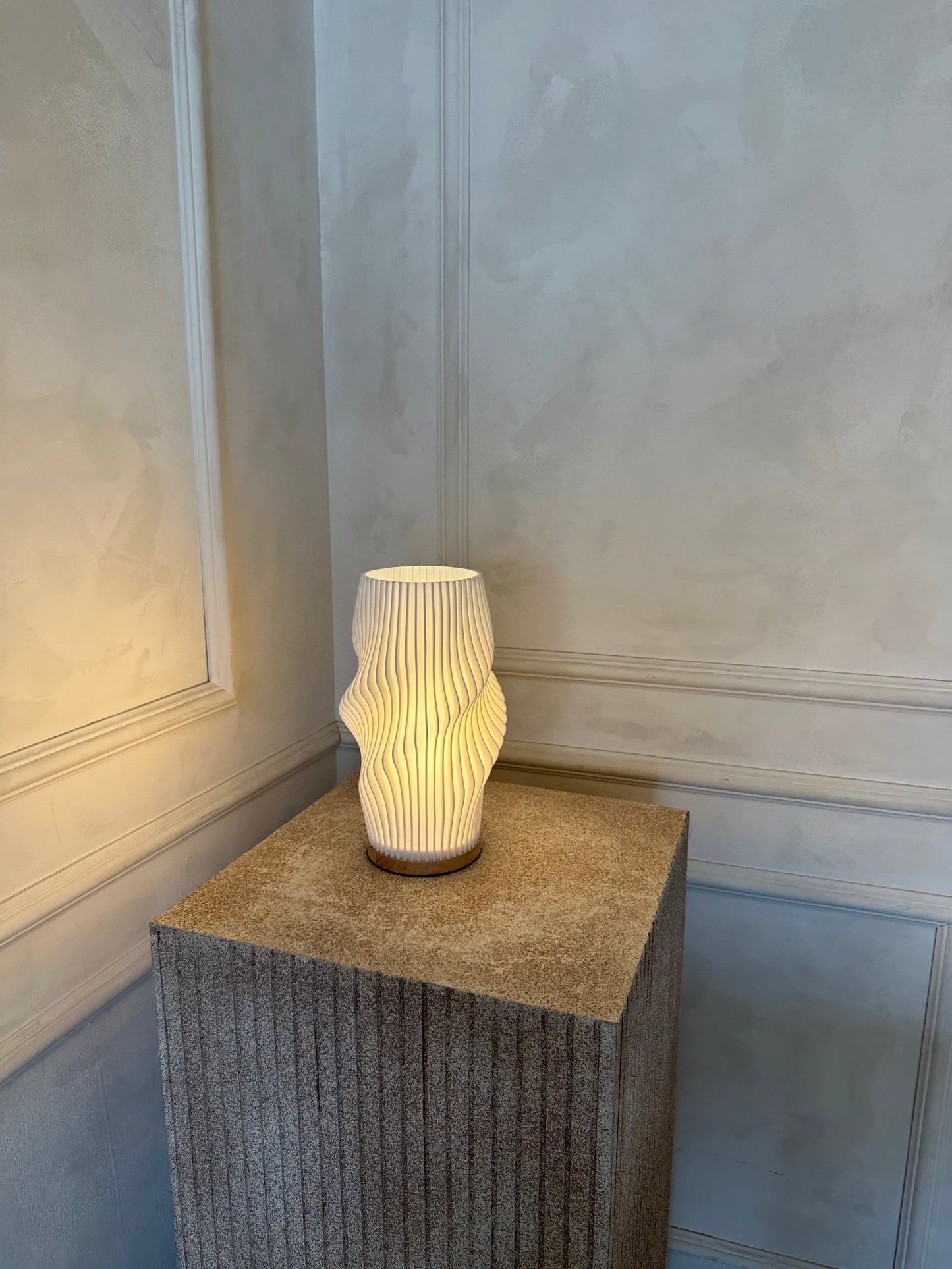 SereneCurve | L'élégance lumineuse