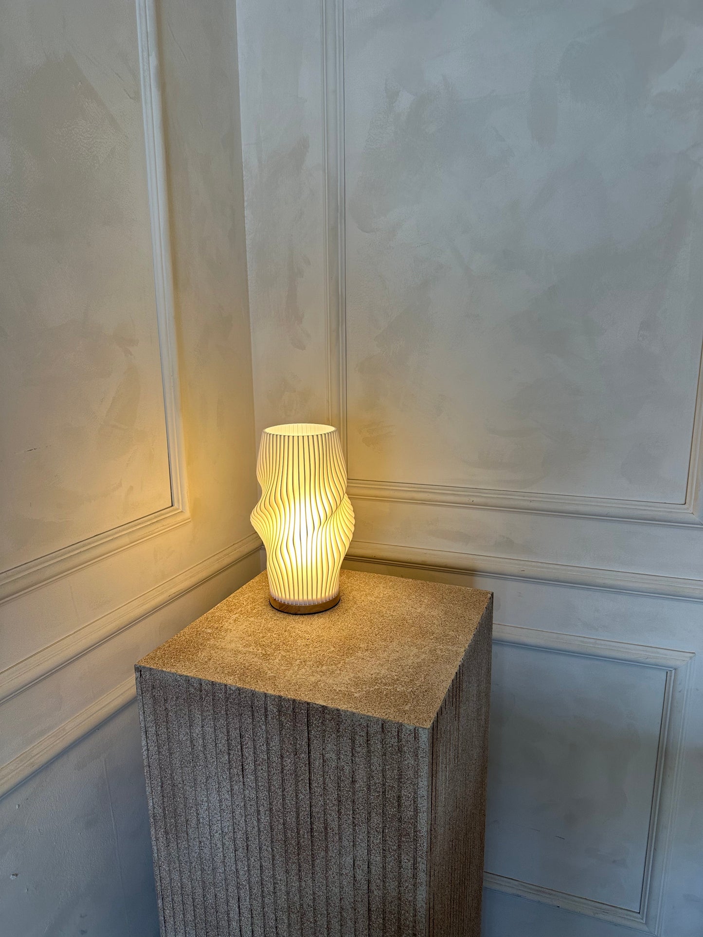 SereneCurve | L'élégance lumineuse
