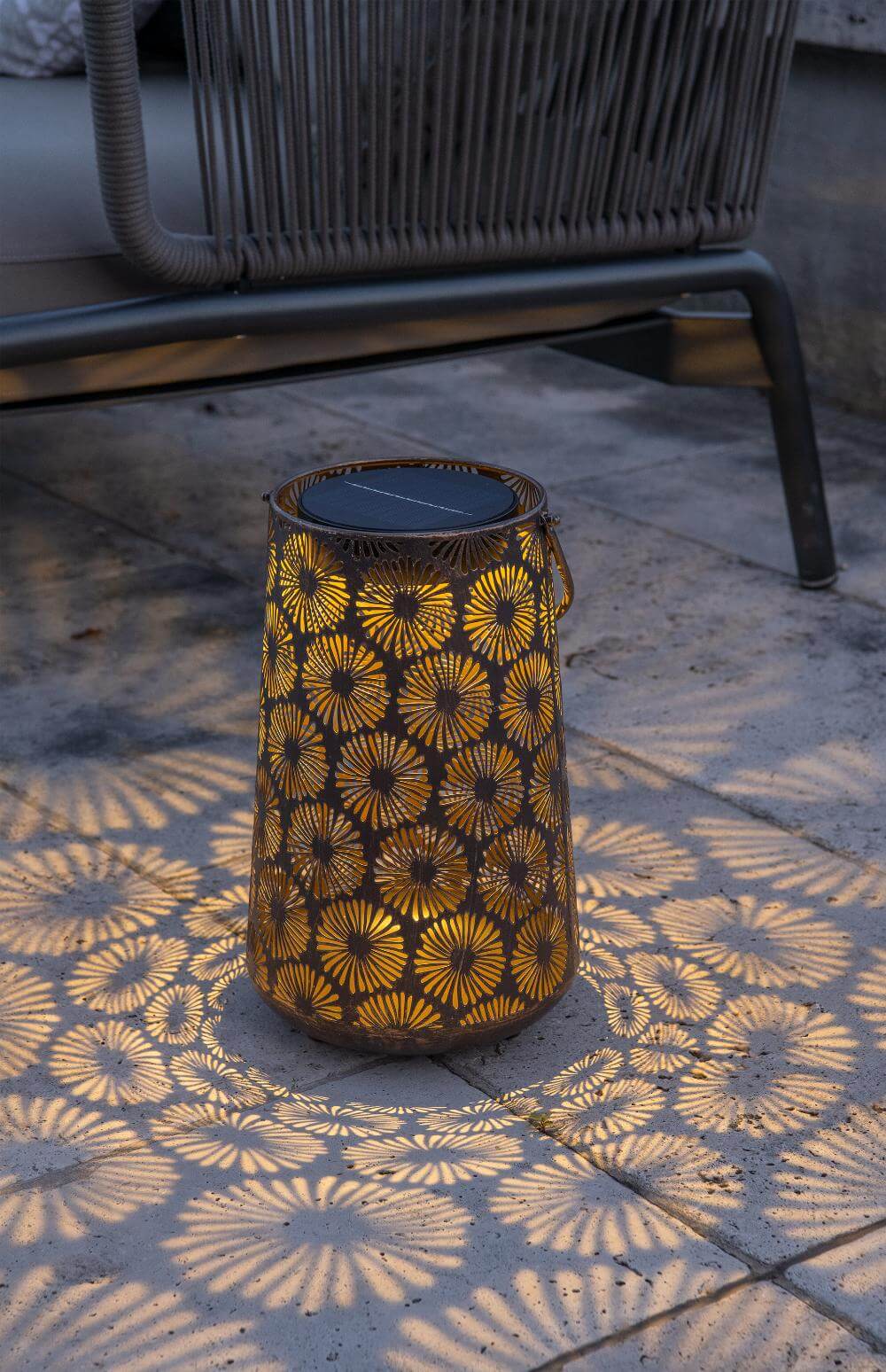 Lanterne Solaire – Design Marguerite Antique, Lampe LED d'Extérieur Solaire