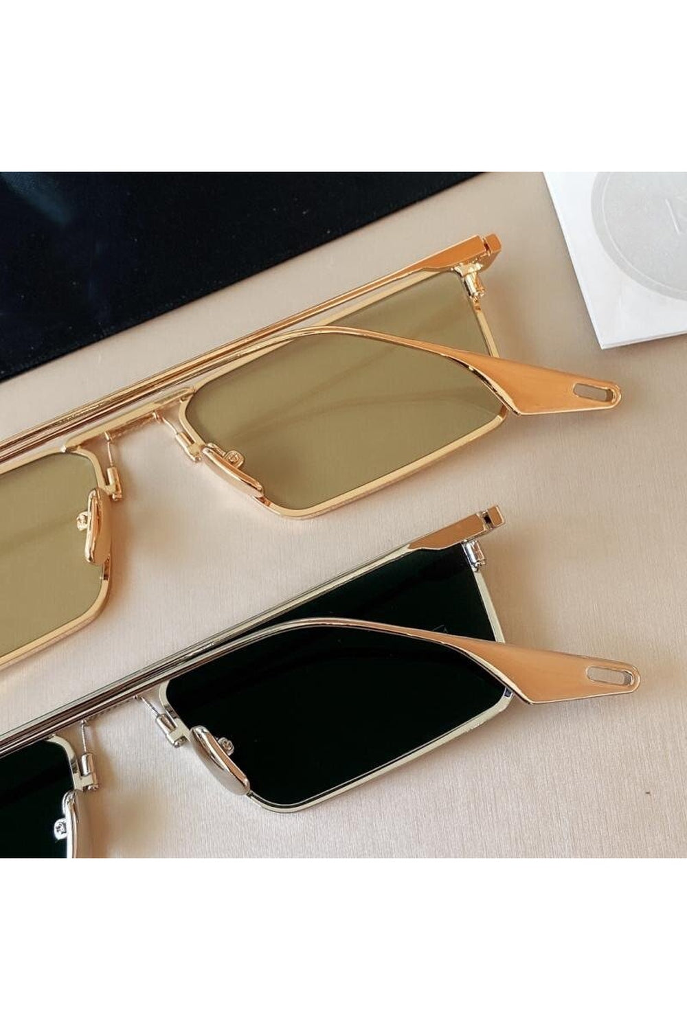 Lunettes de soleil carrées à petite monture