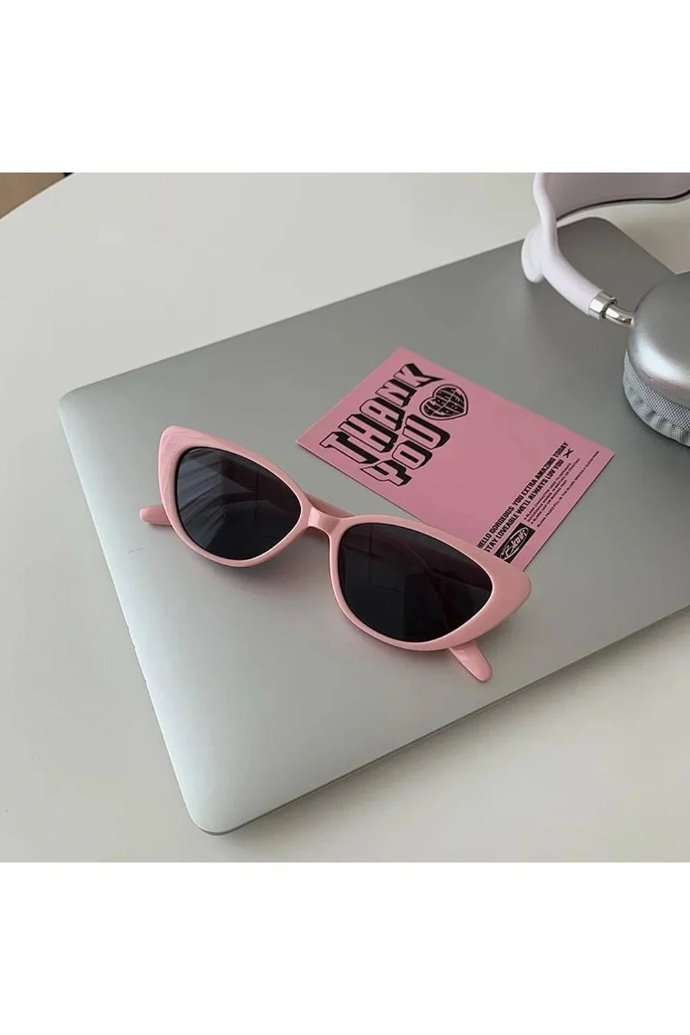 Lunettes de soleil œil de chat vintage