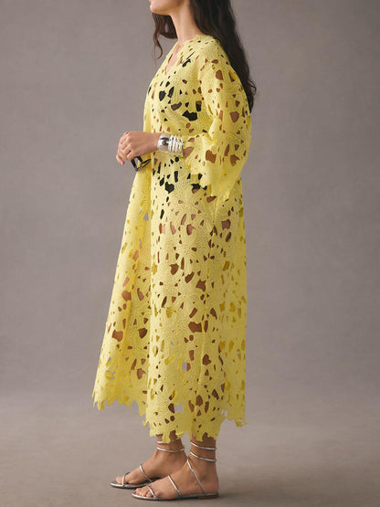 Raquel - Robe midi à manches longues à oeillets floraux