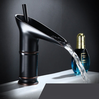 Robinet cascade en laiton antique – Élégance intemporelle pour votre salle de bain
