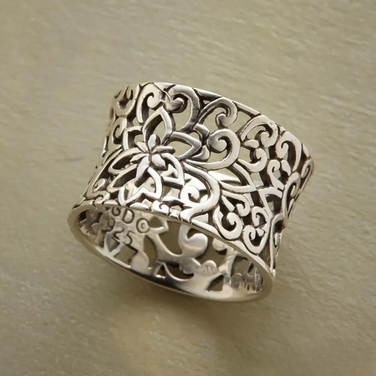 Bague Creuse en Argent Antique