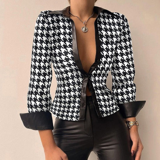 Silvia | Blouse en patchwork à manches longues en cuir PU à décolleté en V imprimé