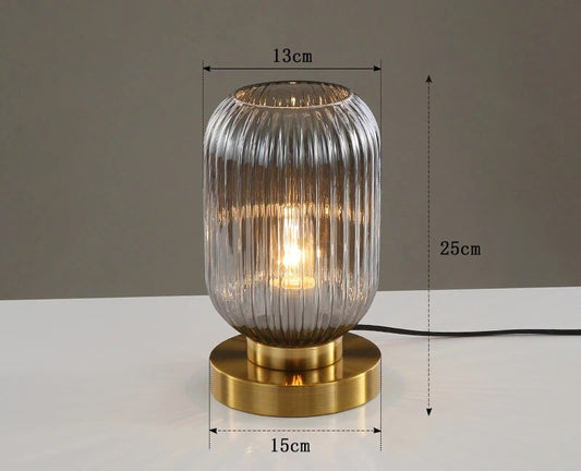 Lampe de table Isa en cristal - Lampe en verre au design scandinave, décoration intérieure moderne et élégante