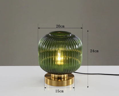 Lampe de table Isa en cristal - Lampe en verre au design scandinave, décoration intérieure moderne et élégante