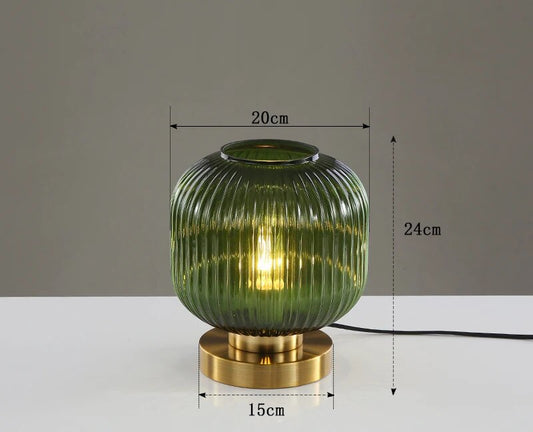 Lampe de table Isa en cristal - Lampe en verre au design scandinave, décoration intérieure moderne et élégante