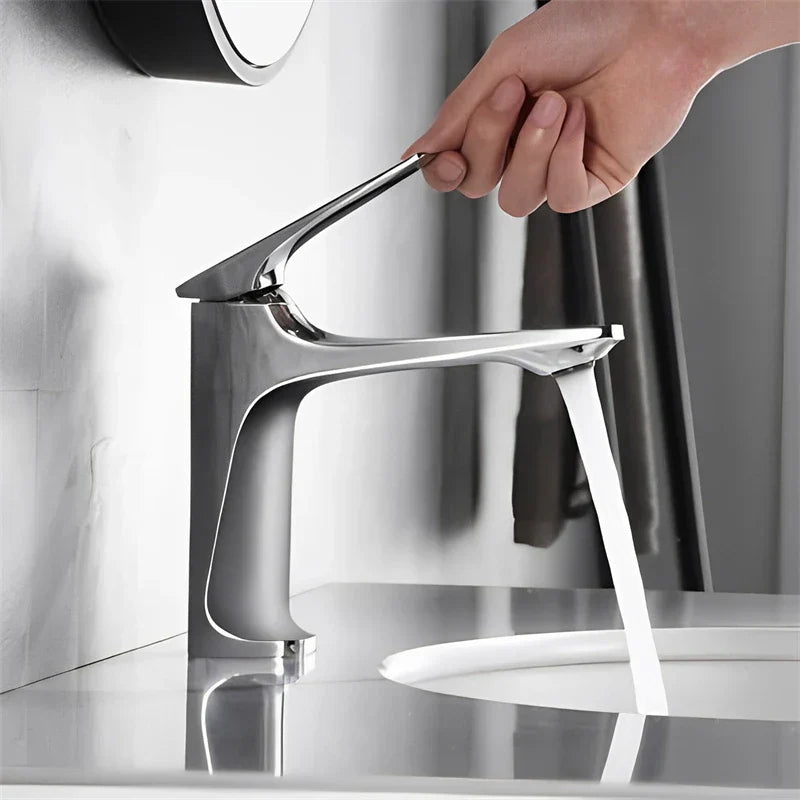 Robinet de Salle de Bain Moderne – Métal Durable avec Surface Résistante aux Rayures