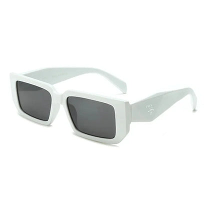 Lunettes de soleil à tendance Lena avec cadre carré épais et objectifs UV