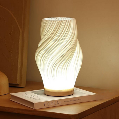 Lampe LED Serene Wavecrest de Laura Fletcher – Design moderne avec luminosité dimmable, idéale pour un éclairage d'ambiance