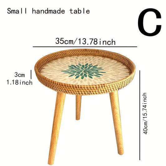 Table d'appoint Tripod en Rattan Scandinave – Design Léger et Élégant pour Espaces Modernes