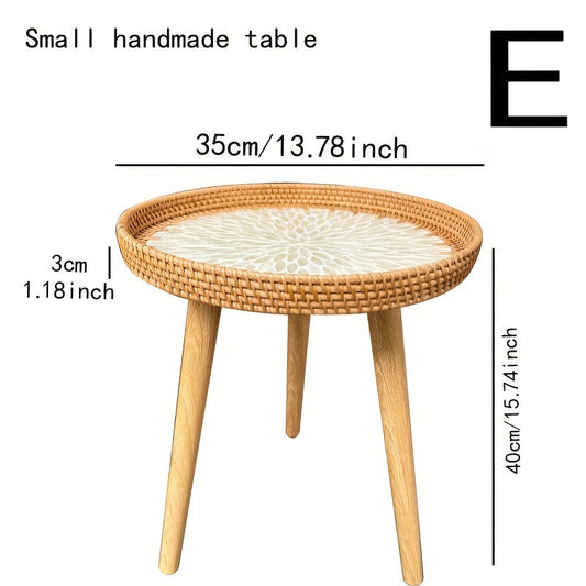 Table d'appoint Tripod en Rattan Scandinave – Design Léger et Élégant pour Espaces Modernes