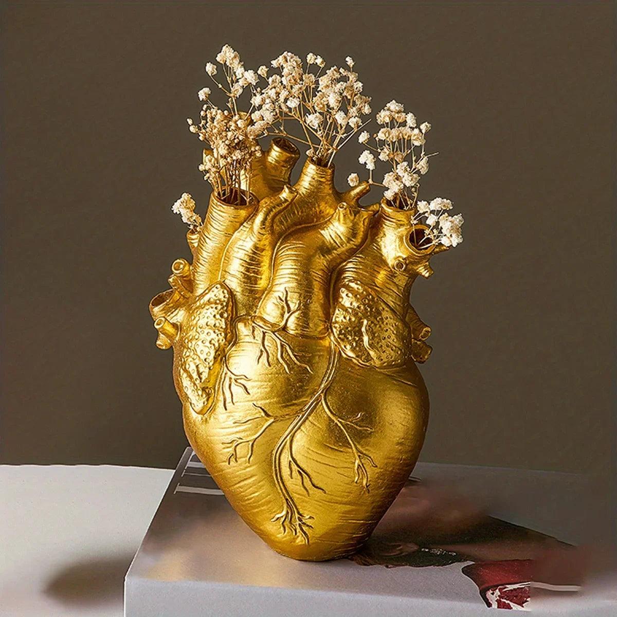 Ajoutez de la chaleur à votre espace avec le vase décoratif en forme de cœur
