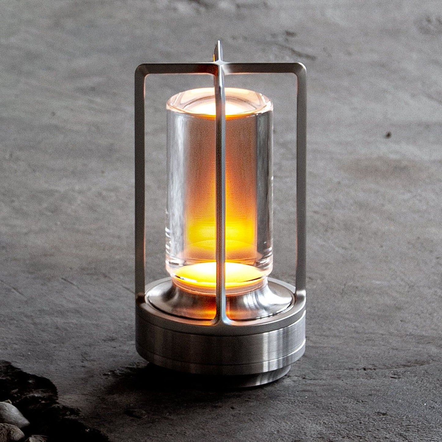 Lampe de table LED rechargeable moderne au style rétro – Design en aluminium portable