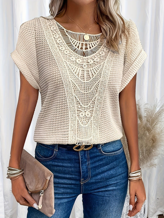 T-shirt boho pour les femmes avec des détails au crochet