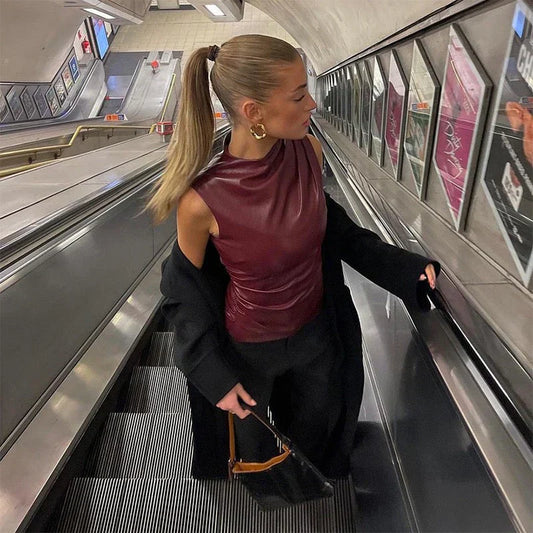Top dame avec une épaule en cuir