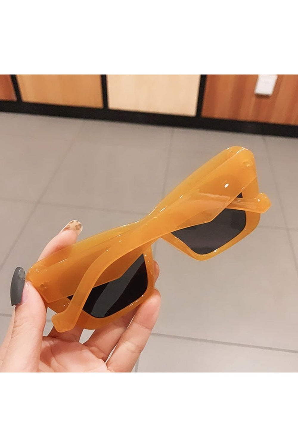 Lunettes de soleil rétro style œil de chat