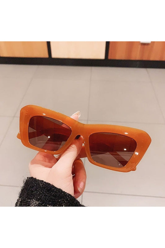 Lunettes de soleil rétro style œil de chat