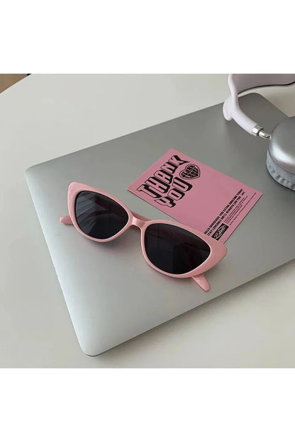 Lunettes de soleil œil de chat vintage